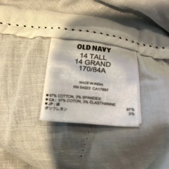 Old Navy women’s Chino shorts. Size 14T (tall). Color is navy - Picture 6 of 8